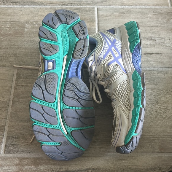 ASICS Gel NIMBUS running shoes, women's 8.5 - Picture 5 of 7